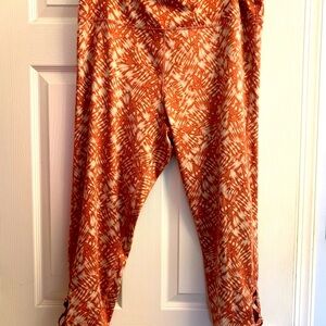 Maurice’s Athletic Burnt Orange and Cream Patterned Leggings XXL